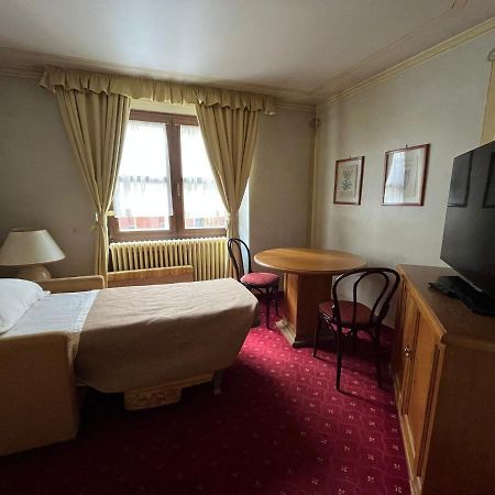 Hotel Posta R.T.A. Мадонна-ди-Кампильо Экстерьер фото