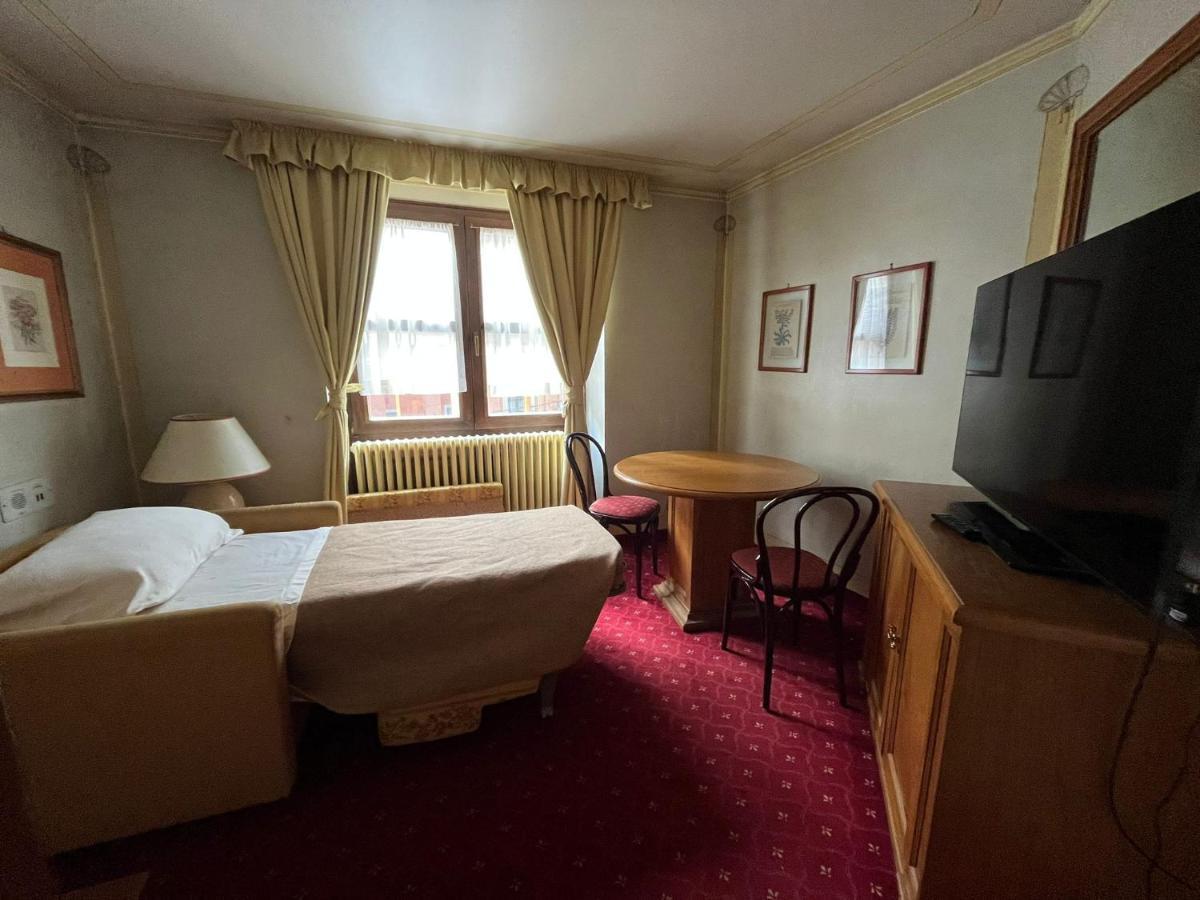 Hotel Posta R.T.A. Мадонна-ди-Кампильо Экстерьер фото