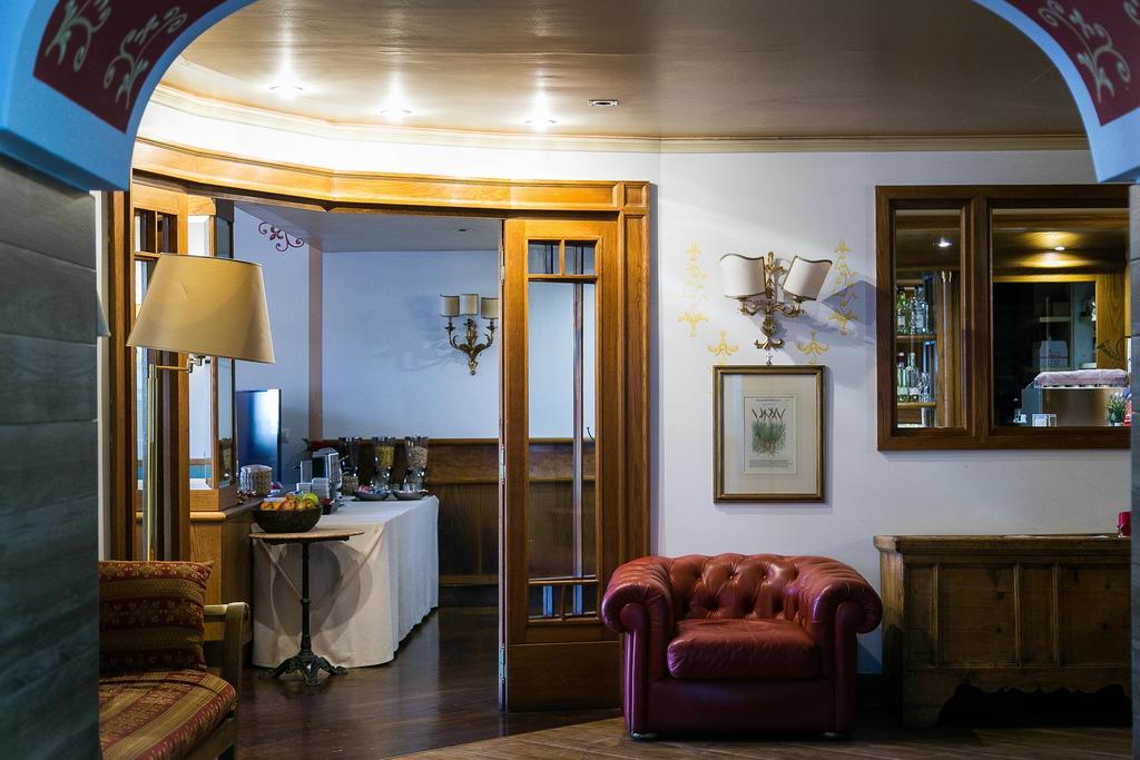 Hotel Posta R.T.A. Мадонна-ди-Кампильо Экстерьер фото