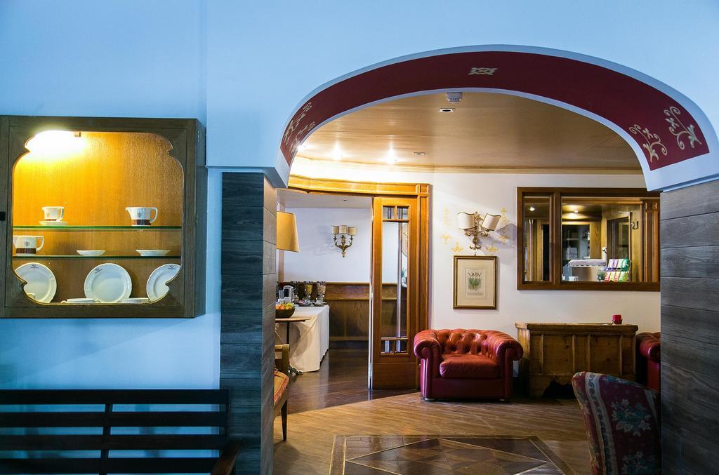 Hotel Posta R.T.A. Мадонна-ди-Кампильо Экстерьер фото