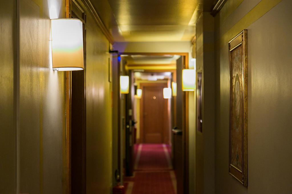 Hotel Posta R.T.A. Мадонна-ди-Кампильо Экстерьер фото