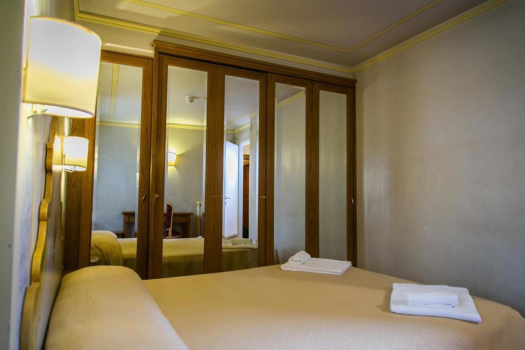Hotel Posta R.T.A. Мадонна-ди-Кампильо Экстерьер фото
